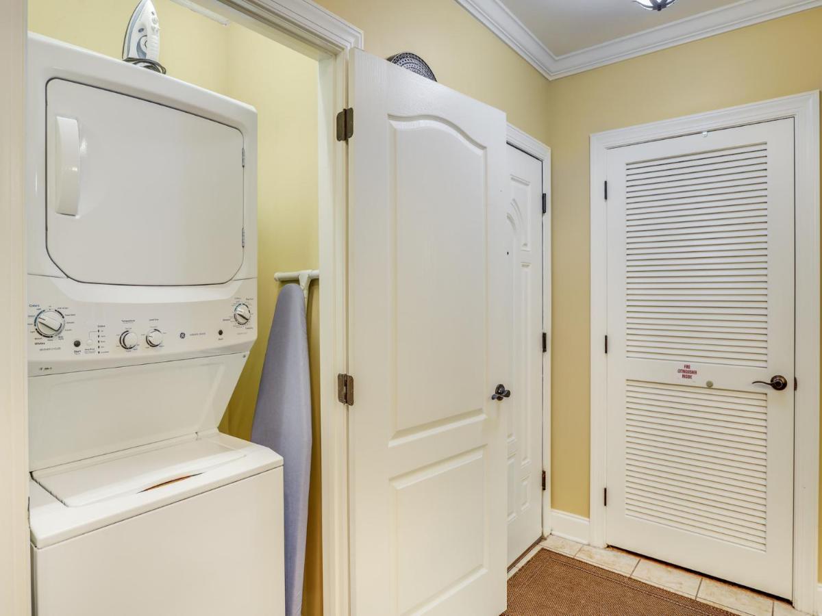 Downtown Delight, 2 Bedrooms, Pool, Hot Tub, Sleeps 6 Гатлінбург Екстер'єр фото